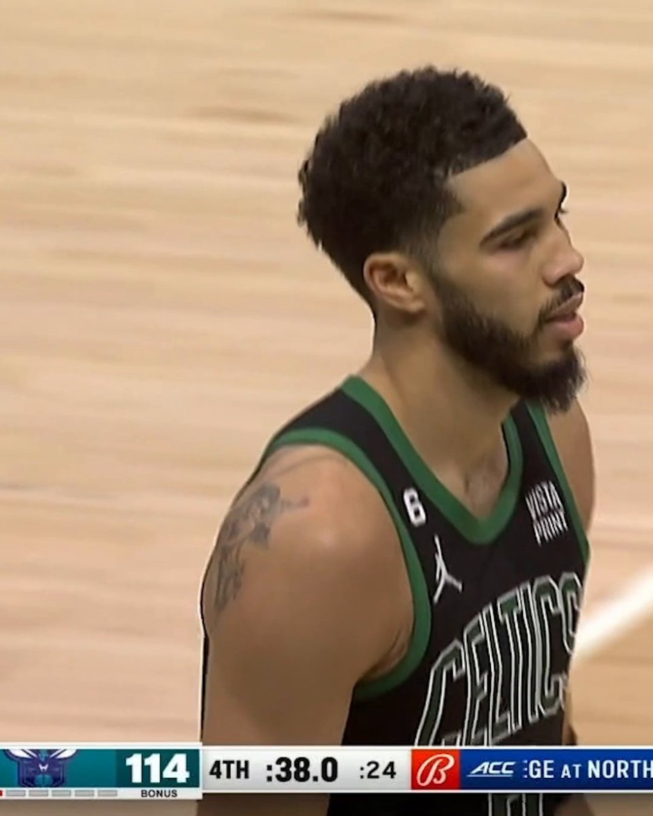 执意不住训练基地，温克斯与范尼爆发激烈争吵，被剔除莱斯特阵容.