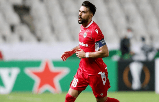 内维尔谈曼联生涯：对工资从无要求 俱乐部开价直接签字