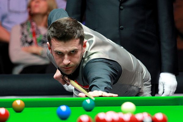 广州队时隔两个多月更新社媒，转载了恒大足校的招生简章.