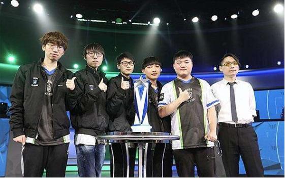 我们不仅见 我们不仅见