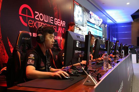 副门红桃仅 副门红桃仅